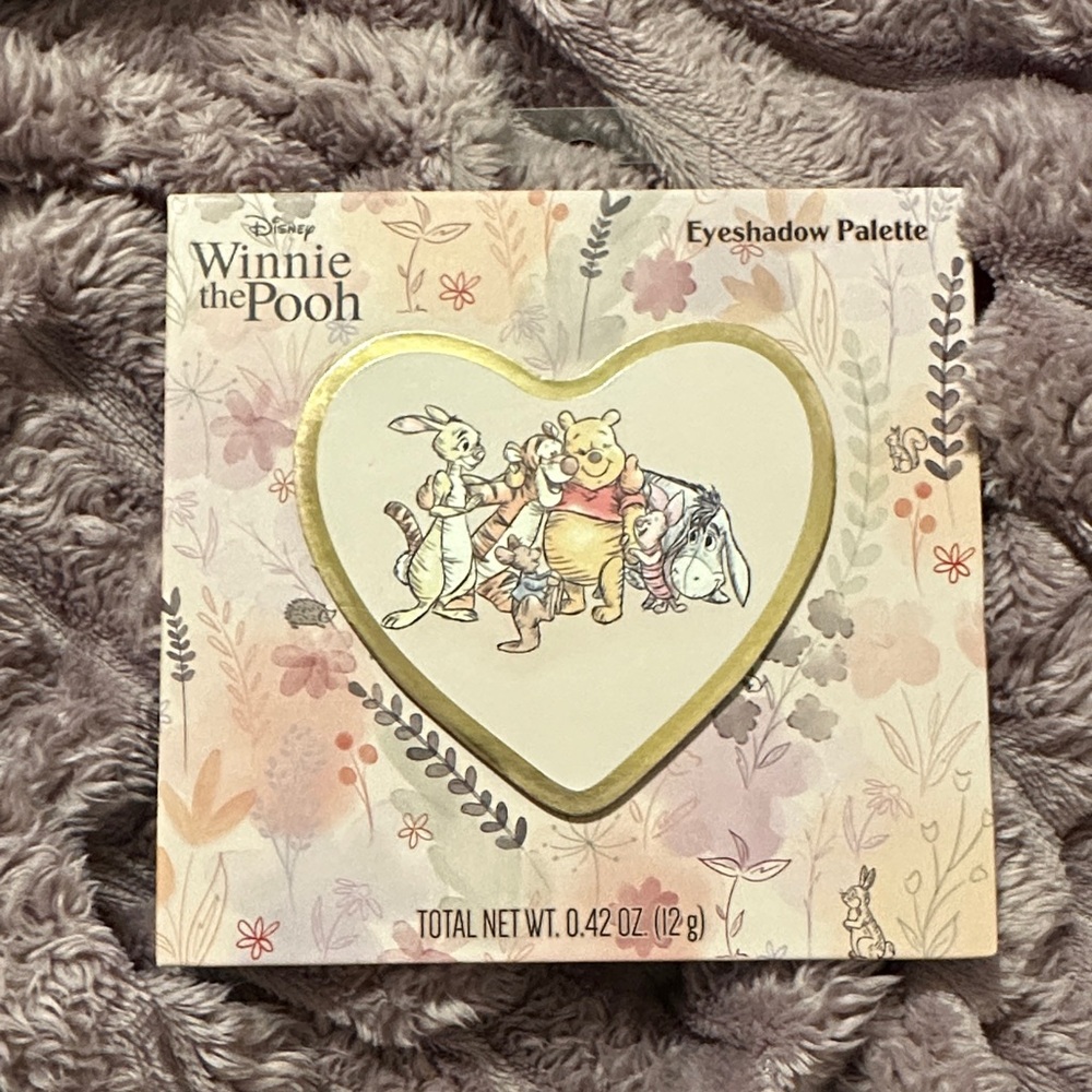 Disney Winnie the Pooh Heart Eyeshadow Palette - Gold and Cream